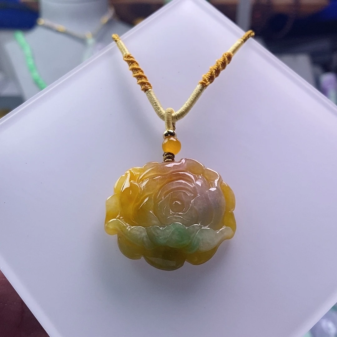 翡翠未镶嵌吊坠(赠链)