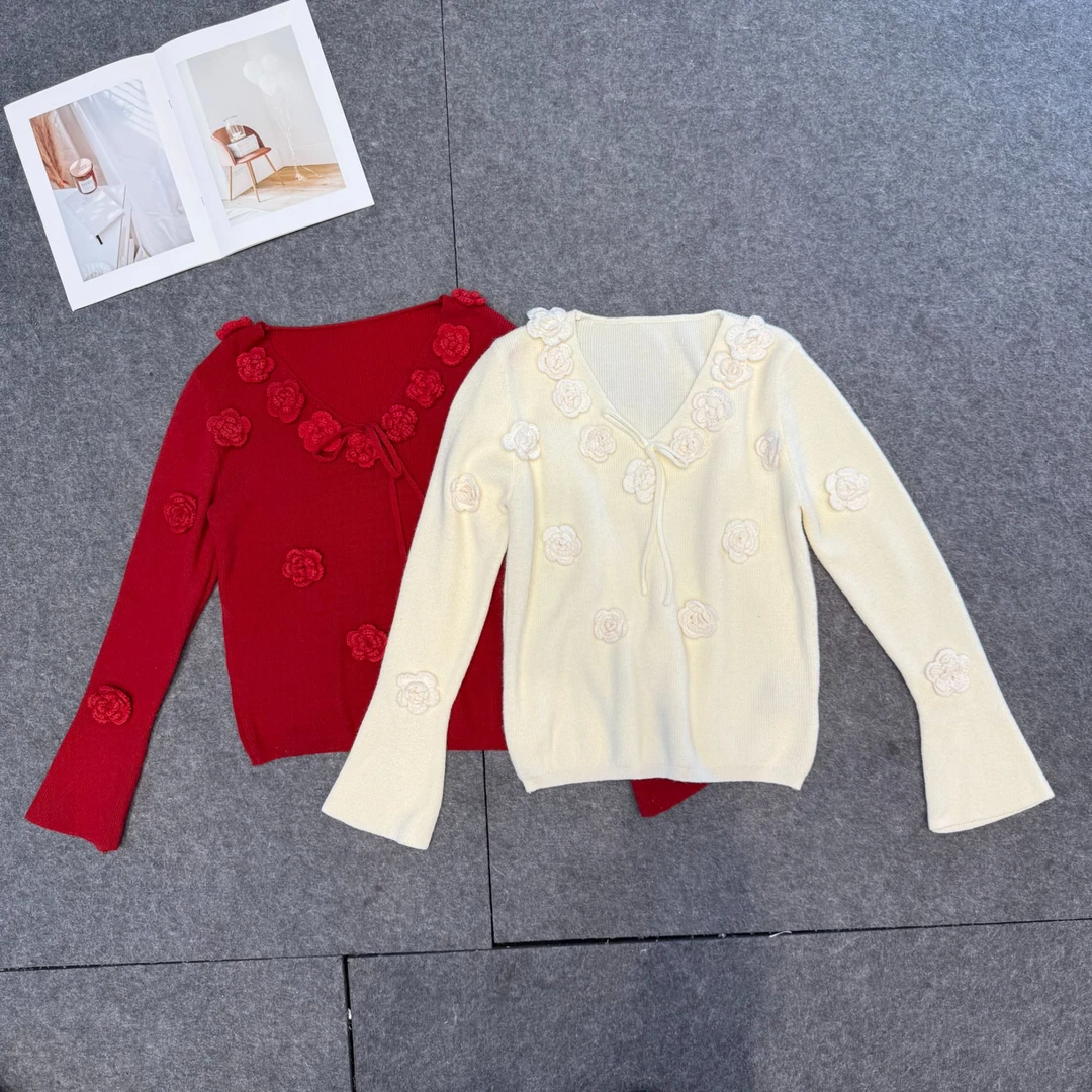 （QINGQING）26S新款V领花朵百搭设计感上衣