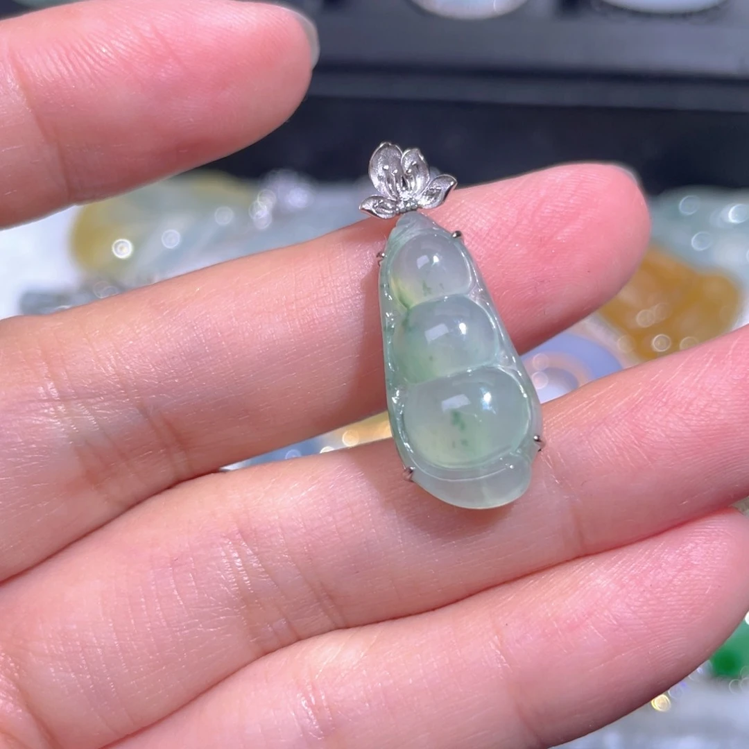 颈饰18K金镶嵌翡翠翡翠