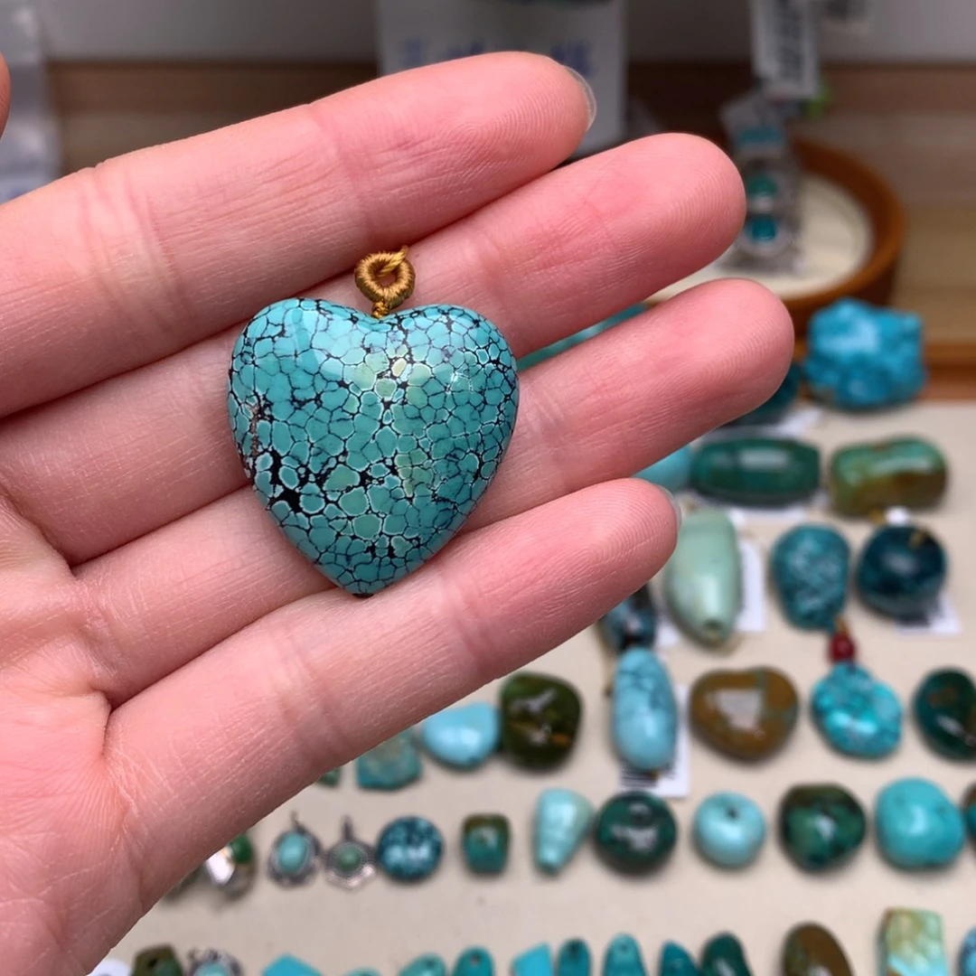 绿松石未镶嵌珠宝奇石