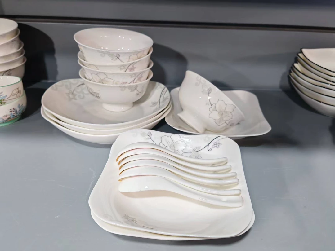 大品牌库存亏本清货、完美无瑕疵餐具用品/套装组合/套