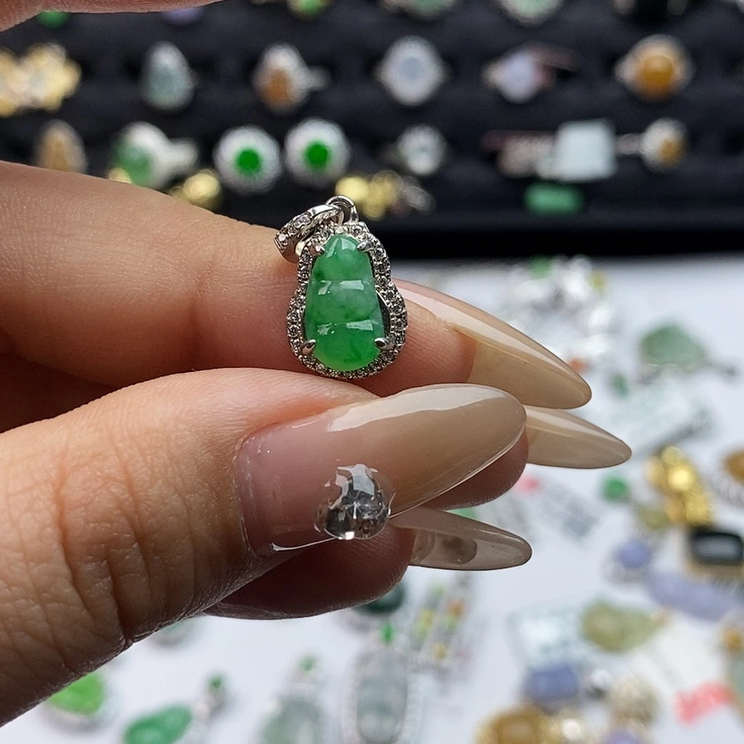 阿***多翡翠未镶嵌戒指翡翠