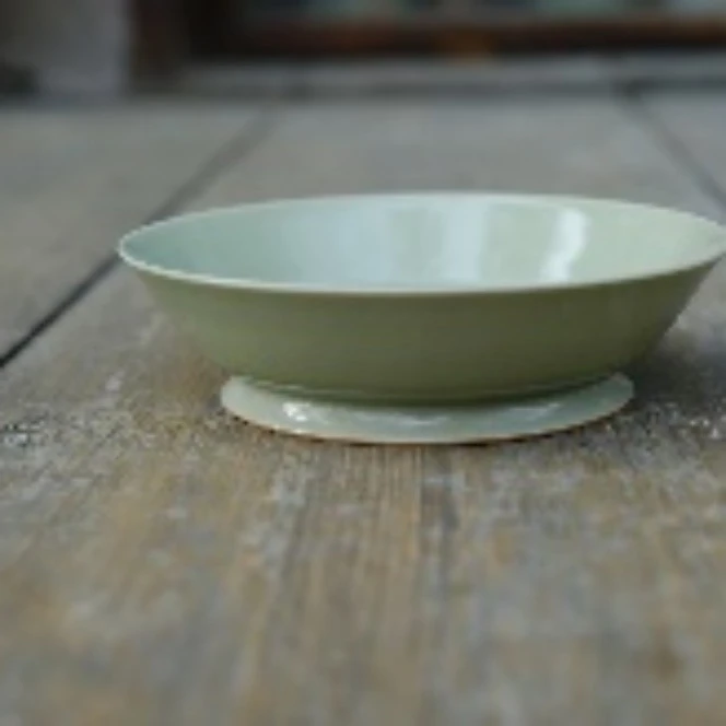 1-8越窑青釉折腹撇足盘