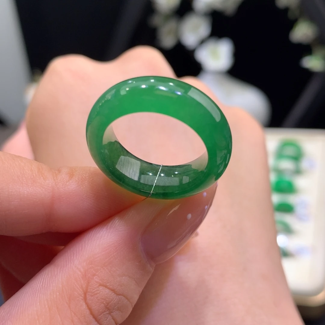 翡翠未镶嵌戒指翡翠