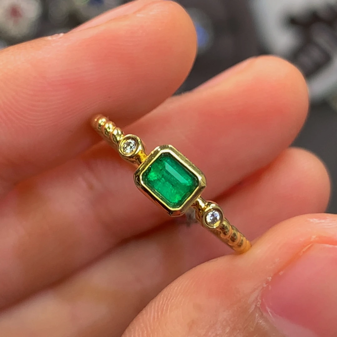 18K金镶嵌戒指祖母绿0.22ct潘潘