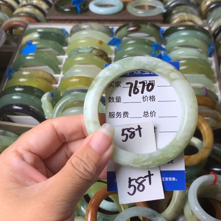 未镶嵌蛇纹石玉手镯7670