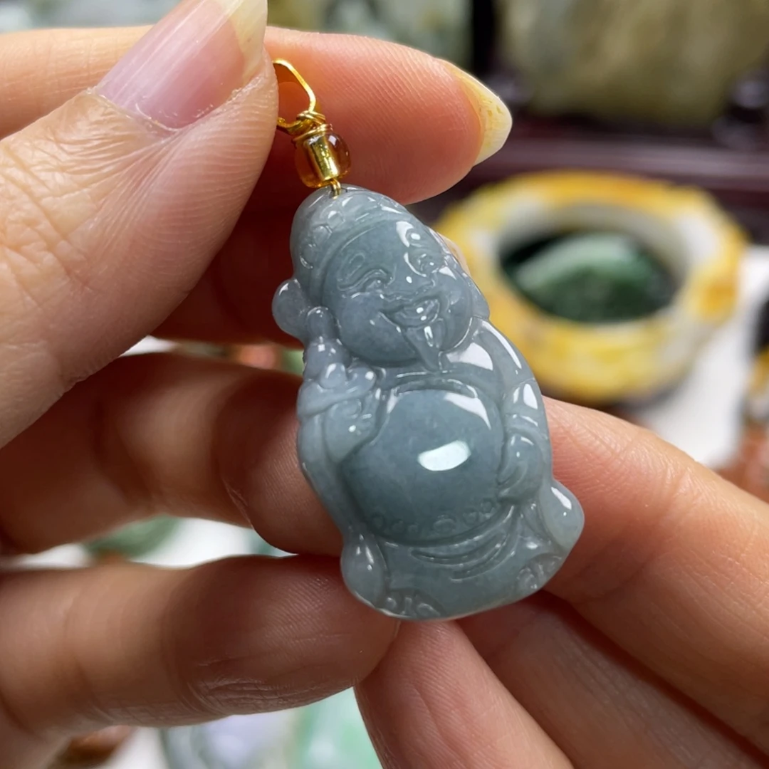 翡翠未镶嵌颈饰牌子