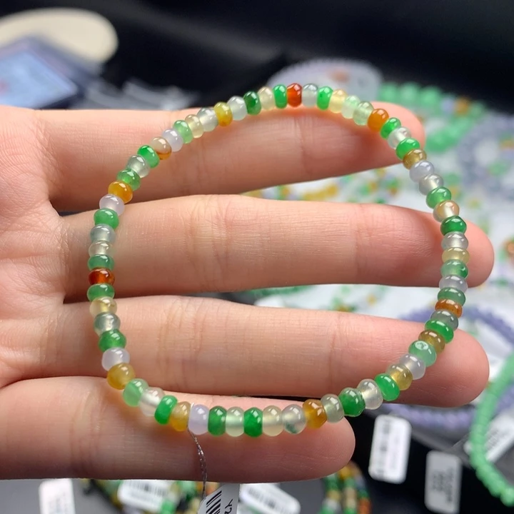 翡翠手镯未镶嵌翡翠