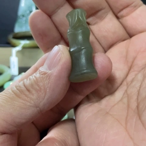 和田玉颈饰未镶嵌丰**食