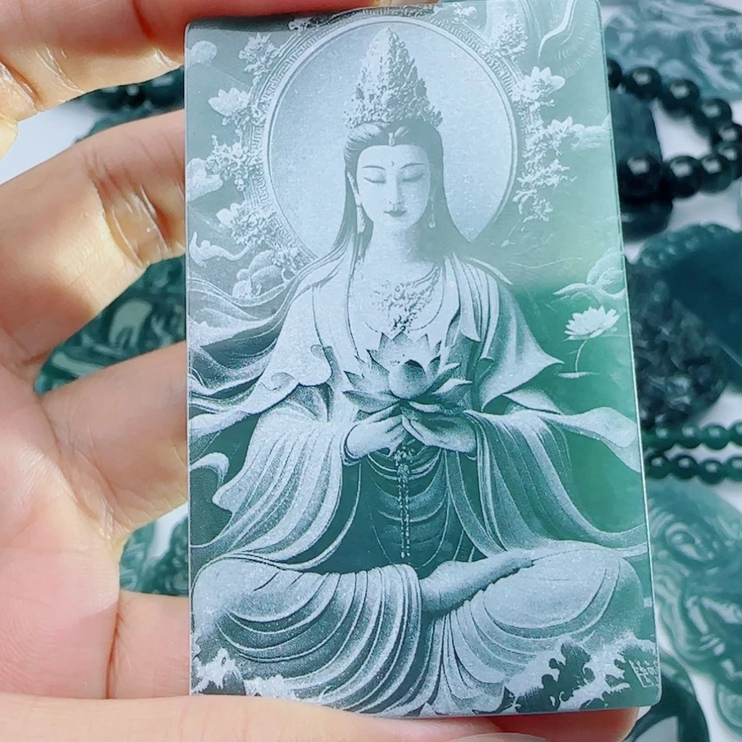 酒***荟颈饰未镶嵌翡翠多样性发货天然的A货翡翠
