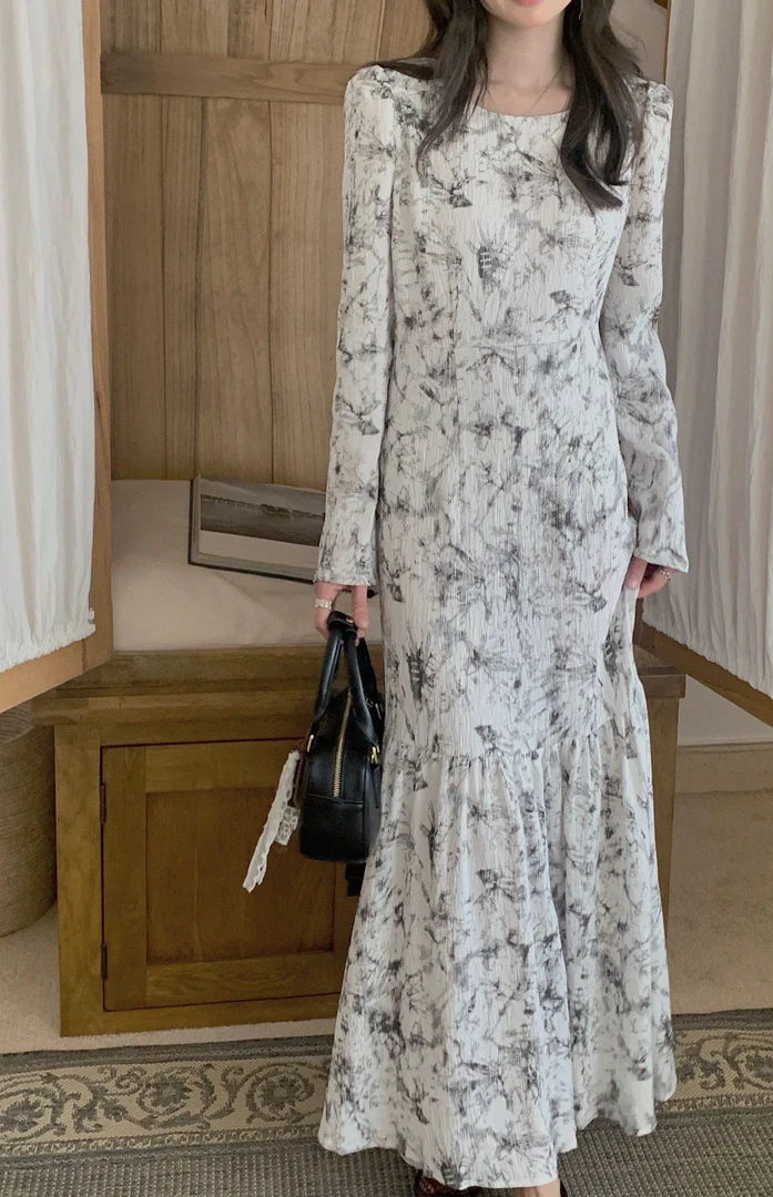 no 退 no 换   韩国东大门秋季新款长袖连衣裙鱼尾裙时尚显瘦印花