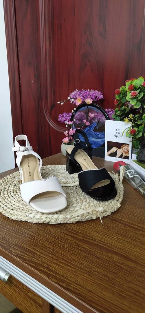 缘缘中跟休闲风鱼嘴时装凉鞋5761