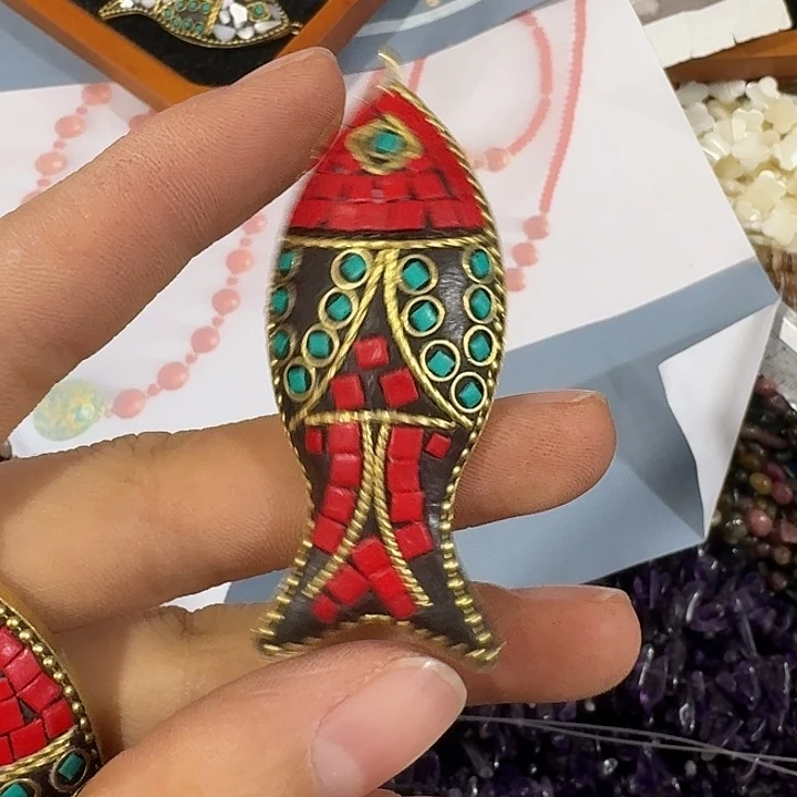 玛瑙/玉髓合金珠宝半成品一个红色小鱼吊坠