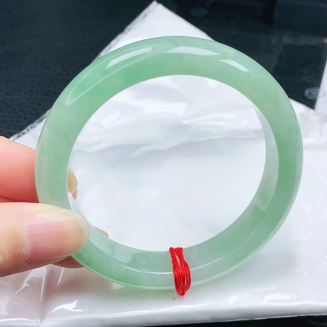 翡翠手镯未镶嵌正