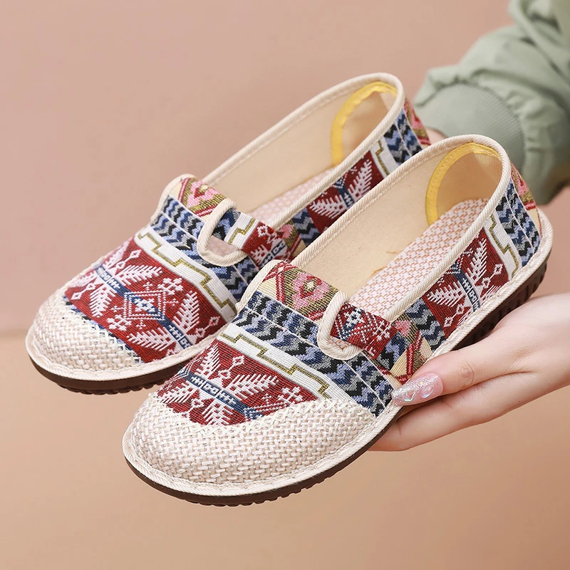 春夏新款民族风老北京布鞋软底软面国风汉服一脚蹬半拖休闲妈妈鞋
