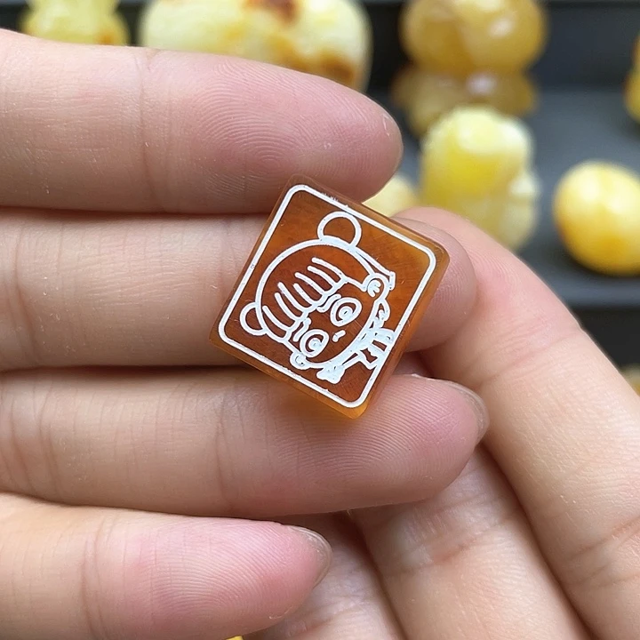 琥珀裸石未镶嵌用****9蜜蜡