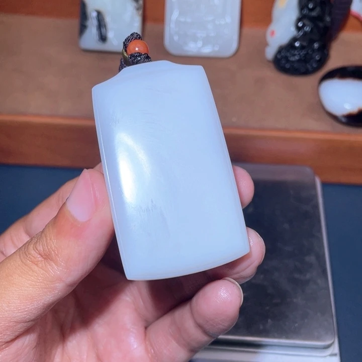 迪***卡颈饰未镶嵌和田玉