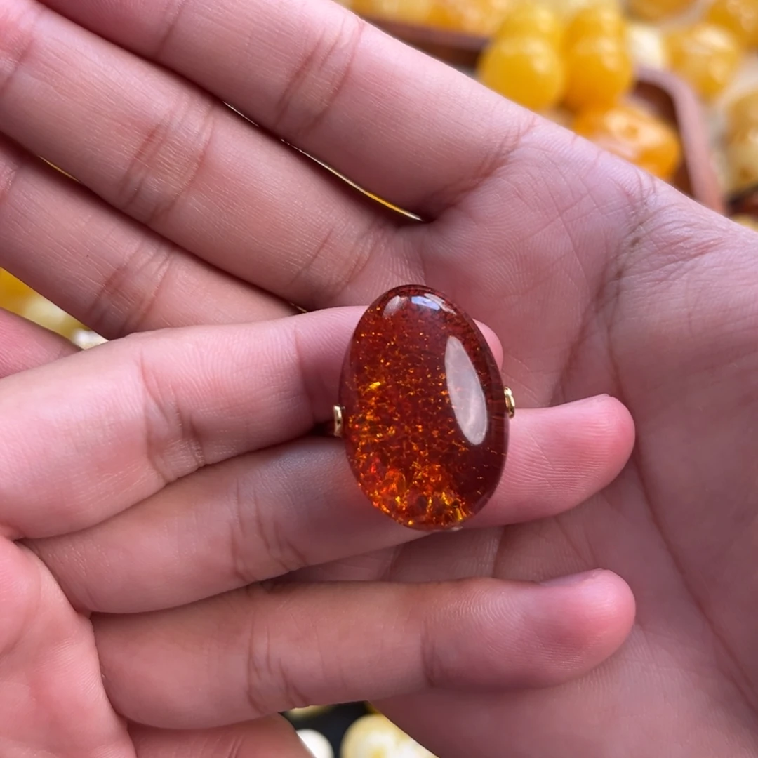 D***y琥珀未镶嵌珠宝奇石