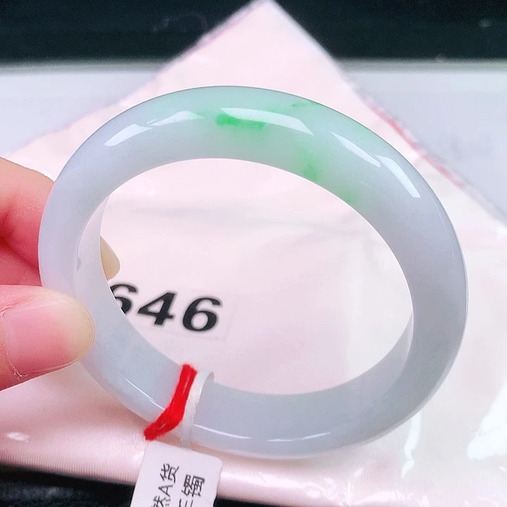 翡翠未镶嵌手镯646