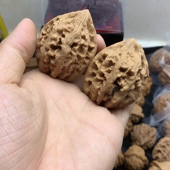 文玩核桃吊坠42大沽石55克