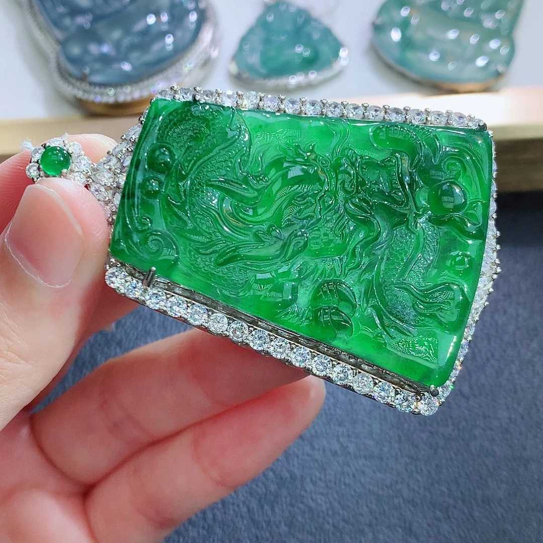 翡翠银S925镶嵌颈饰翡翠