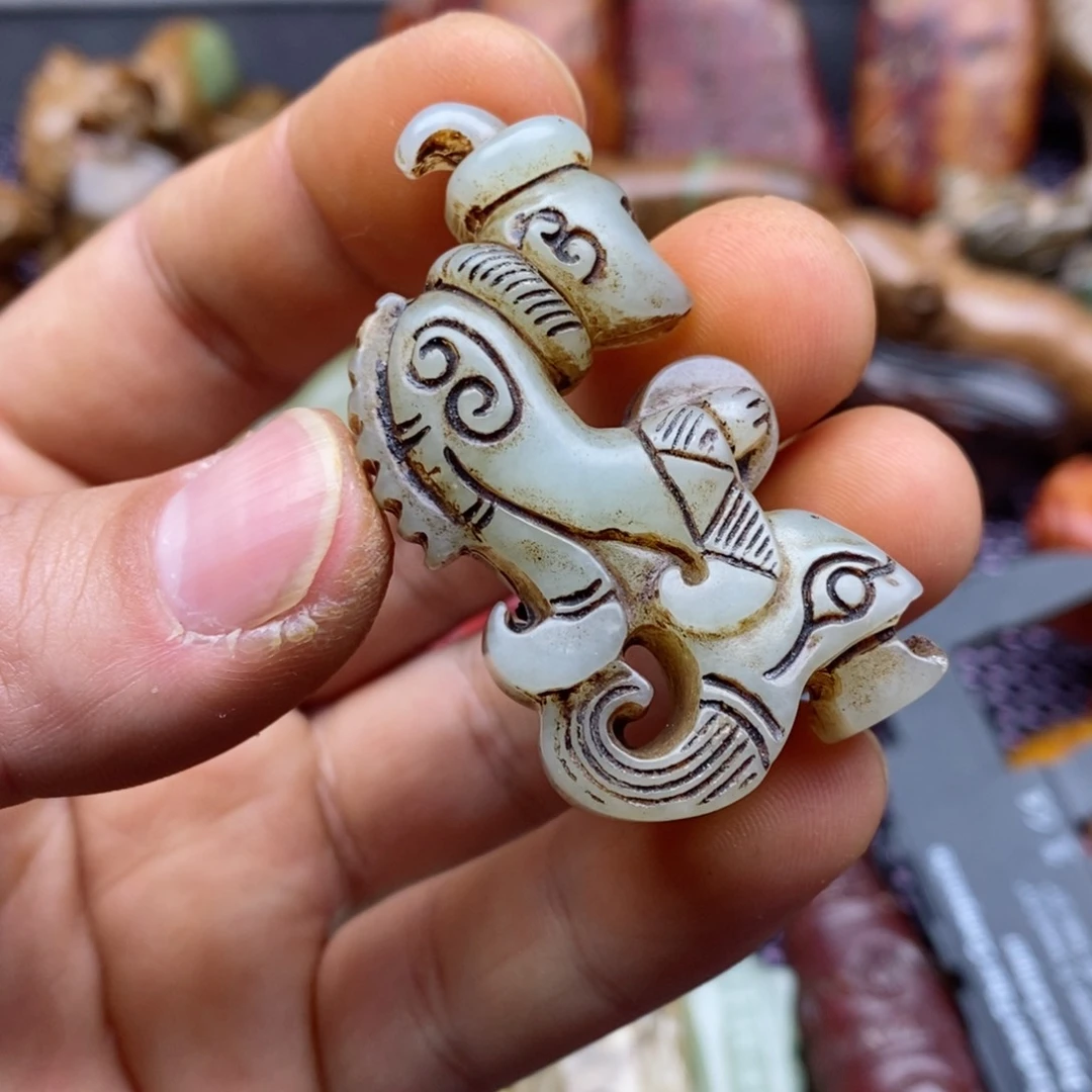 蛇纹石玉颈饰足银镀金镶嵌