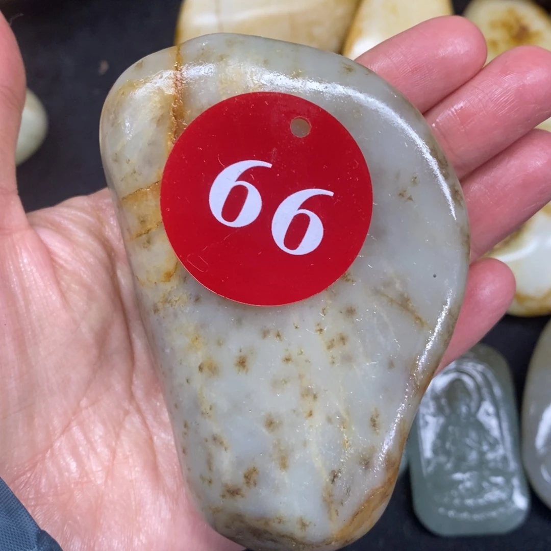 未镶嵌和田玉（糖玉）挂件