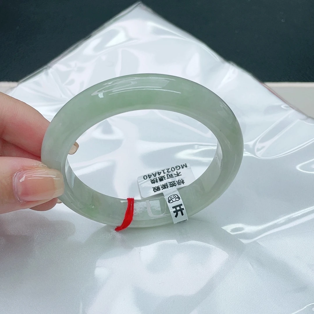 翡翠手镯未镶嵌正56