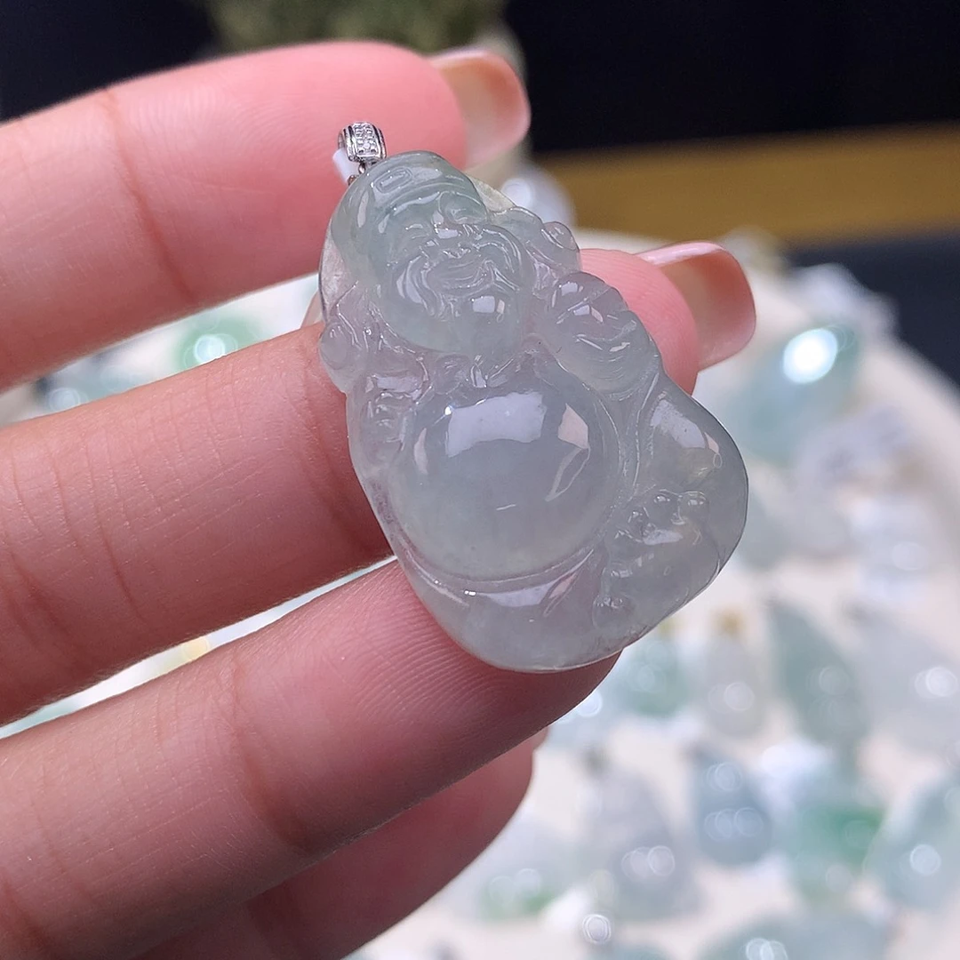 颈饰18K金镶嵌翡翠财神