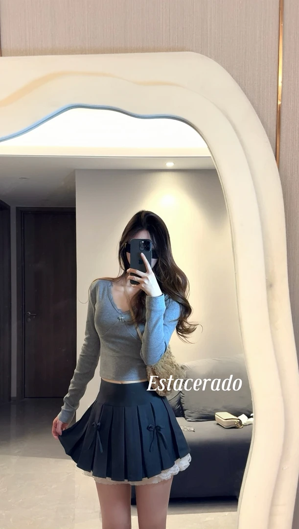 2025春季新款v领蕾丝花边打底衫女胸垫辣妹纯欲望T恤显瘦短上衣