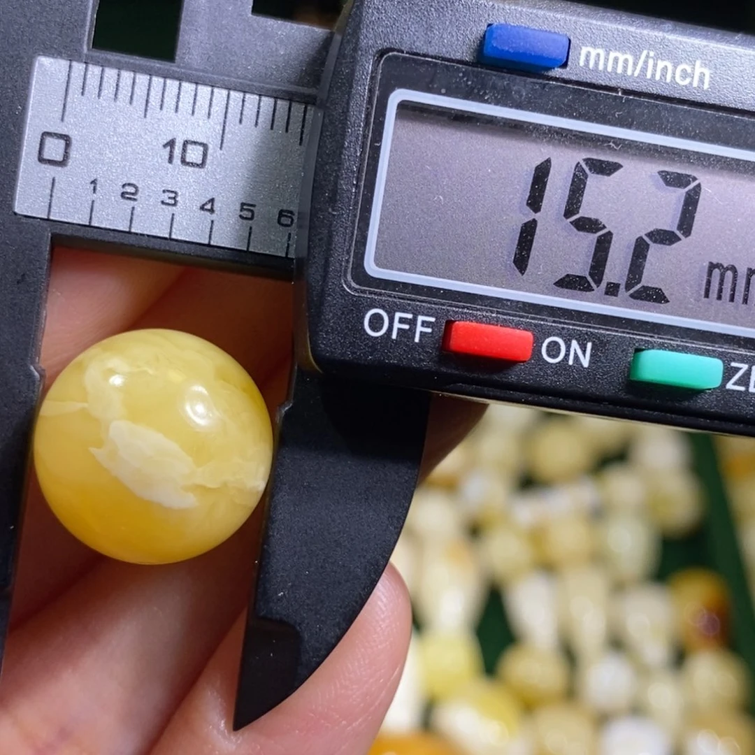 蜜蜡未镶嵌裸石配饰