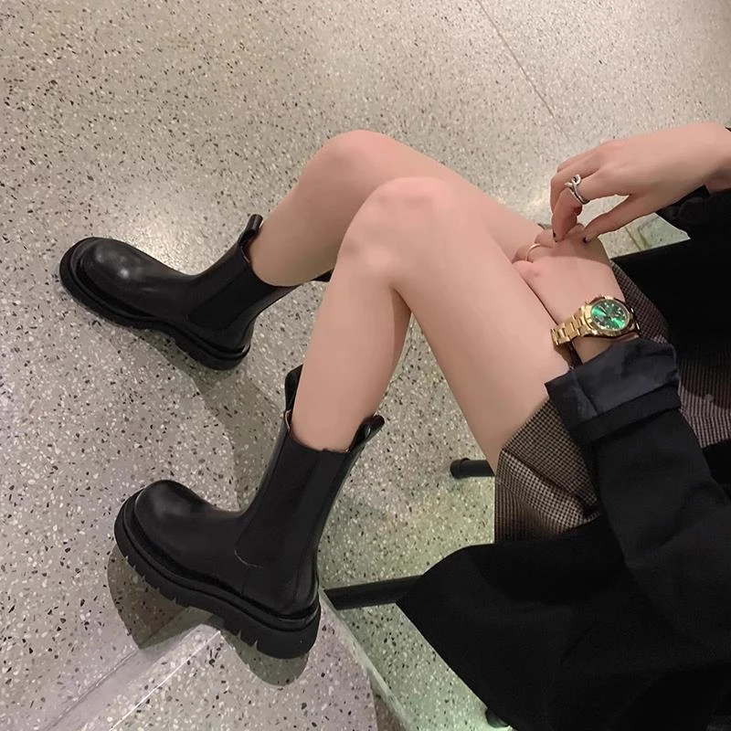 美拉德明星同款百搭靴子明星同款厚底小个子马丁靴女厚底切马丁靴