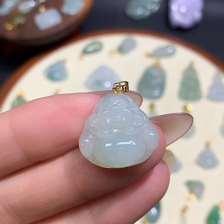 翡翠18K金镶嵌颈饰