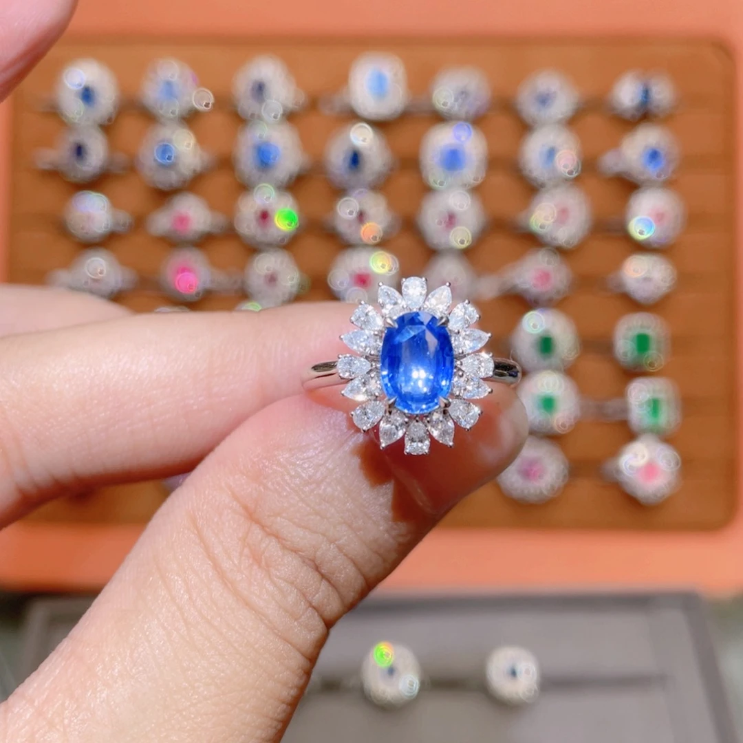 戒指蓝宝石18K金镶嵌1.55ct 无烧矢车菊 cgrl