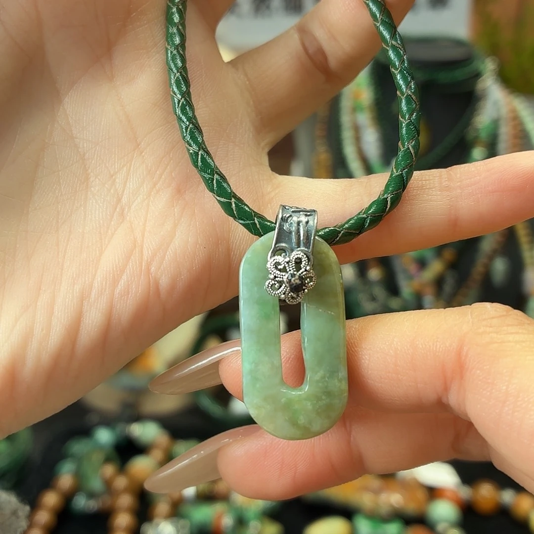 翡翠未镶嵌耳饰吊坠