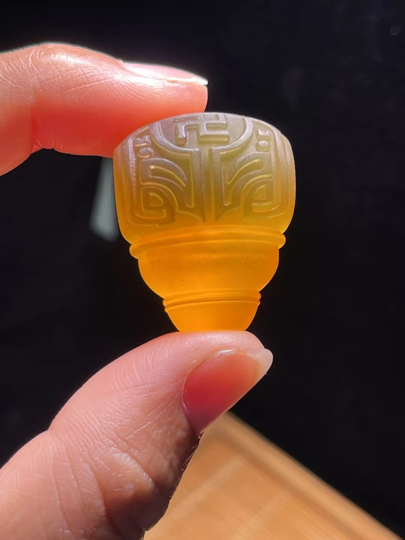 缅甸琥珀龙纹三通