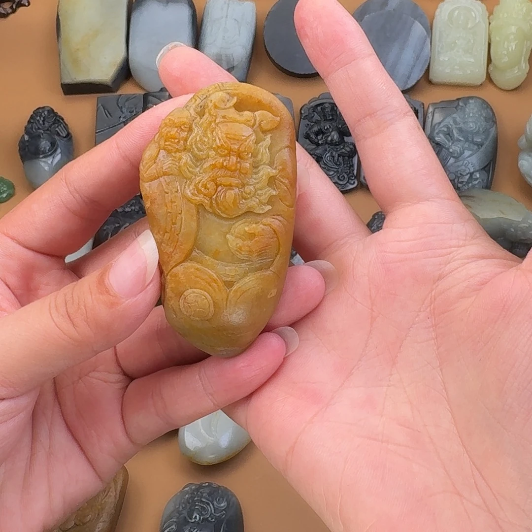 奇***和田玉未镶嵌颈饰