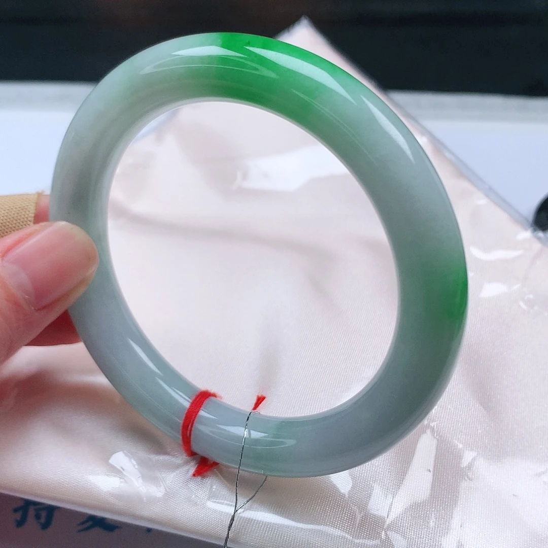 翡翠手镯未镶嵌57圈