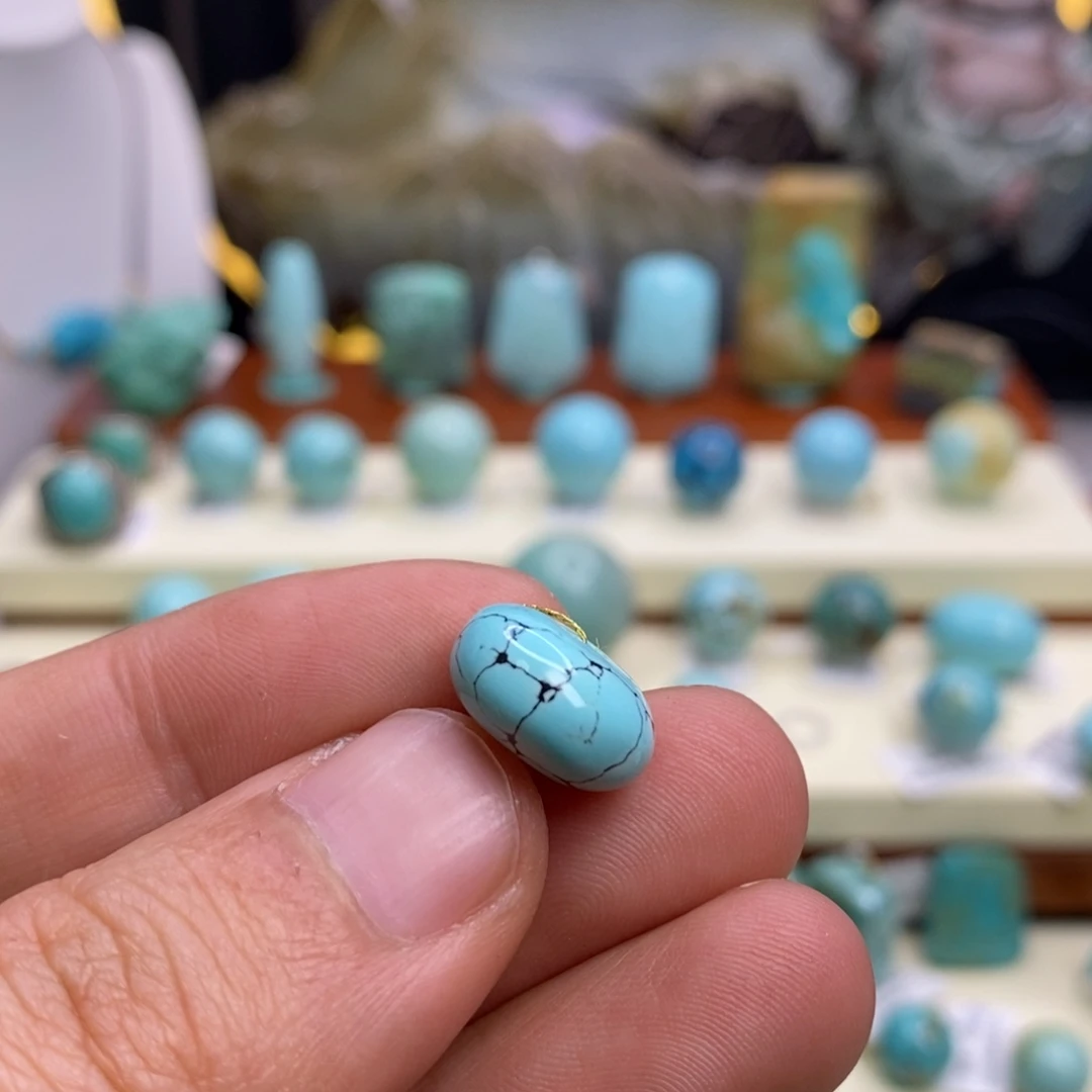 绿松石未镶嵌珠宝奇石14.6×5.2