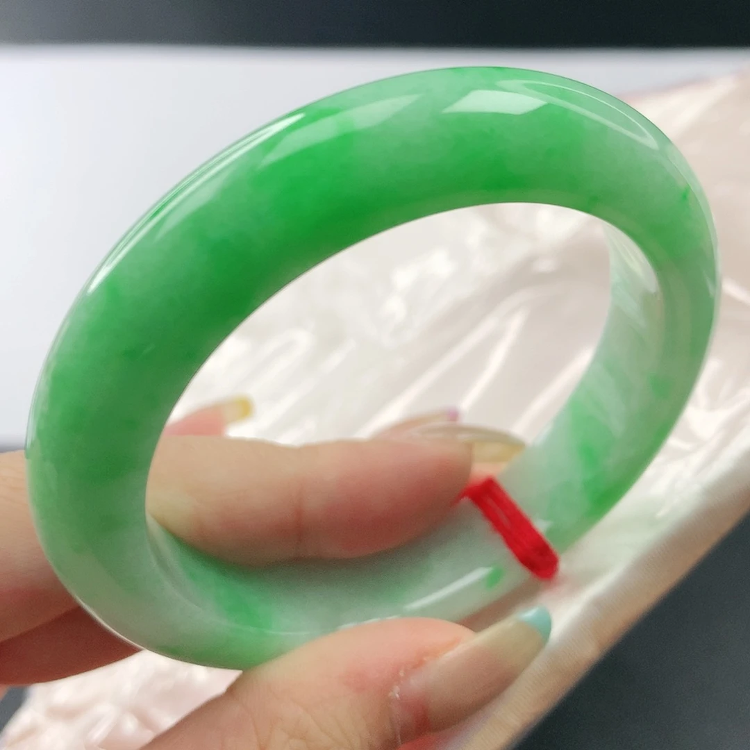 翡翠手镯未镶嵌，730