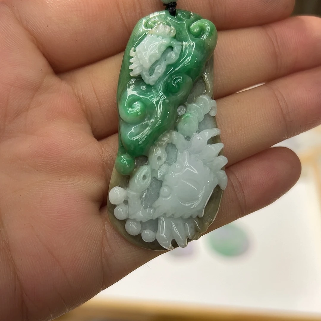 颈饰未镶嵌翡翠挂件