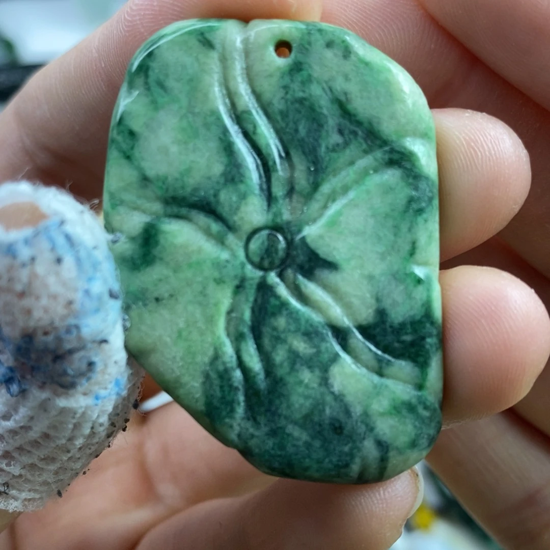 翡翠颈饰未镶嵌吊坠