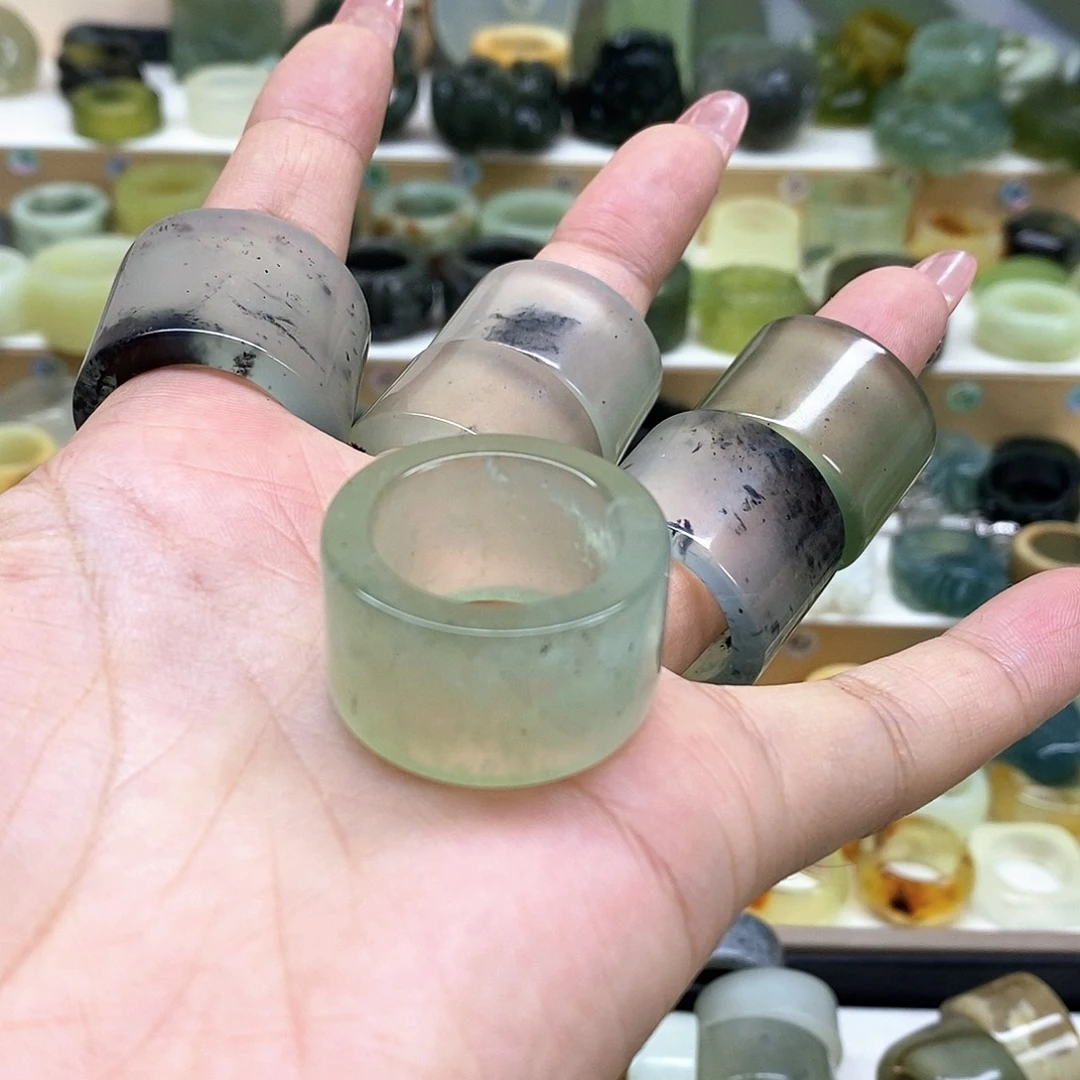 园***板岫玉未镶嵌天然玉石戒指