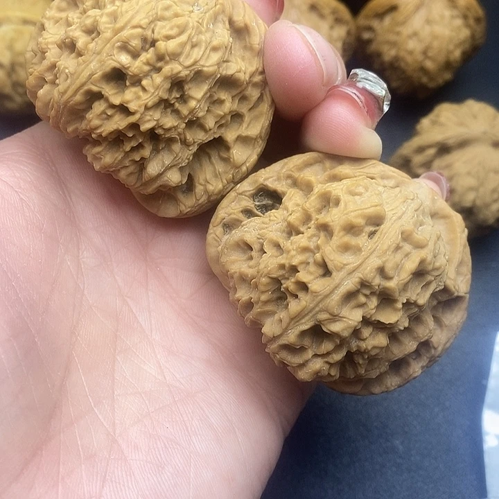 文玩核桃吊坠南疆石49家