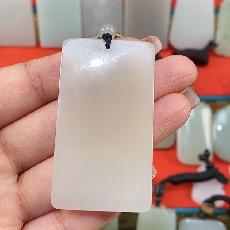 【闪购商品】颈饰未镶嵌和田玉