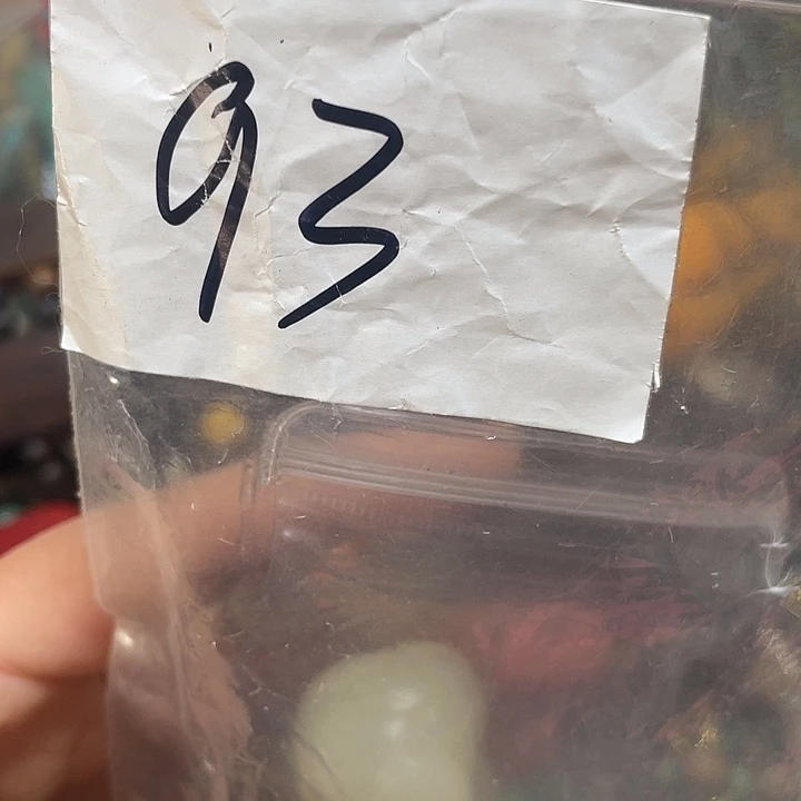 毅***然琉璃/树脂/塑料类