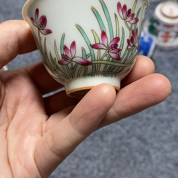 d***居粉彩杯子，粉彩杯子