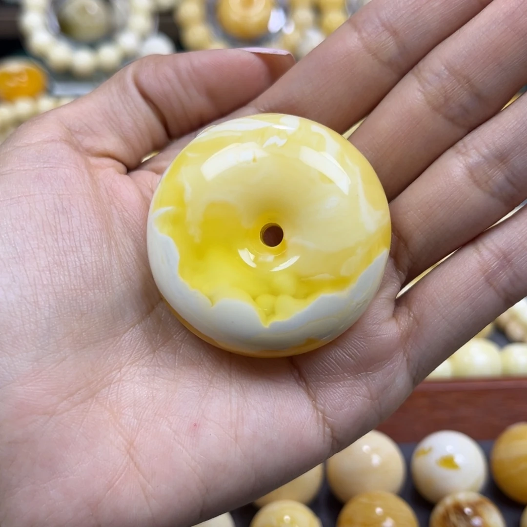 琥珀未镶嵌手串……