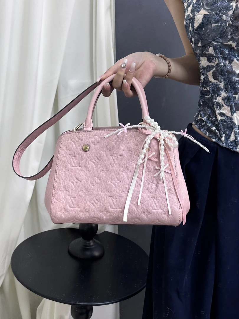 95新 LouisVuitton/路易威登 lv 樱花粉蒙田斜挎包(K)