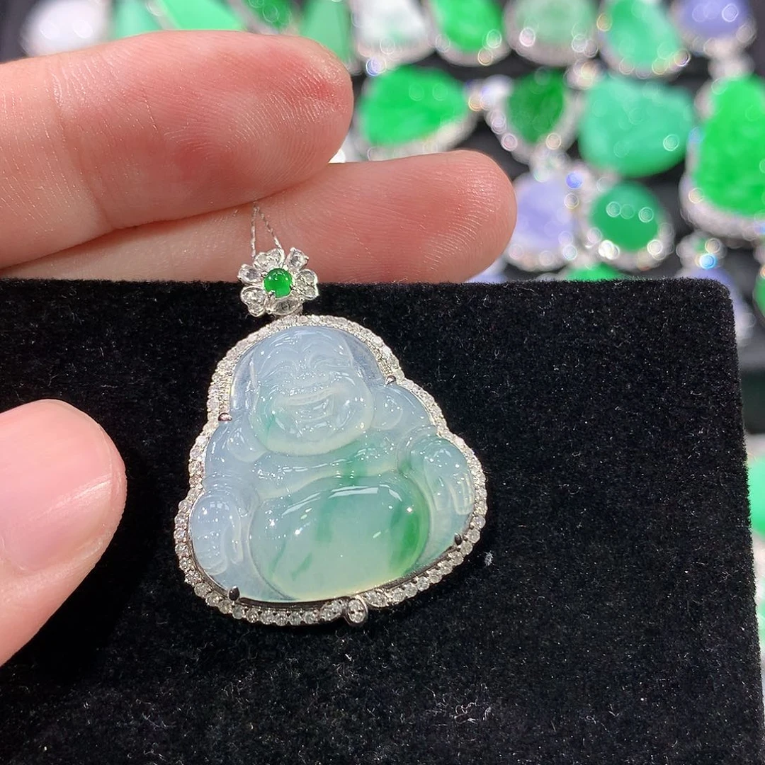 翡翠18K金镶嵌颈饰